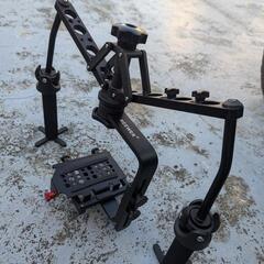動画撮影用　NEEWER　カメラ　ハンドルヘルド　機械式　スタビライザーの画像