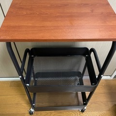 サイドテーブル　キャスター付き　解体受渡可の画像