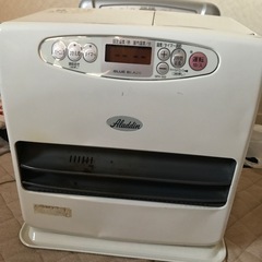 お譲り先決まりました！アラジン 石油ファンヒーターの画像
