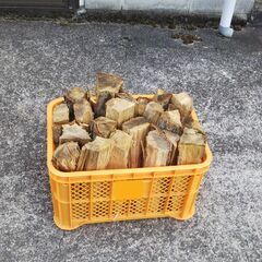 乾燥
薪（クヌギ、クリなど）を軽トラック一杯！薪ストーブ利用者に大好評☆の画像