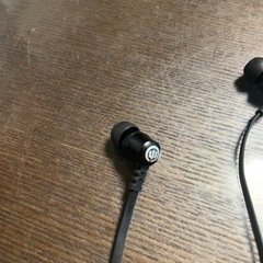 たぶん中国製の有線イヤフォンの画像