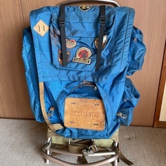 昔懐かしいバックパック。アルミフレームがしっかりしており背負子に...