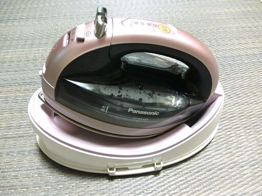 パナソニック　コードレススチームアイロン