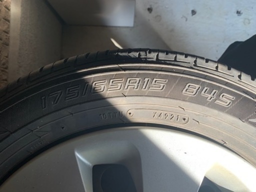 車のパーツ タイヤ、ホイール