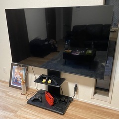 65V型テレビ(スタンド付き)
