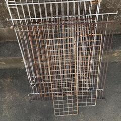差し上げます　屋外用に通り抜け防止用に柵などにいかがでしょうか？の画像