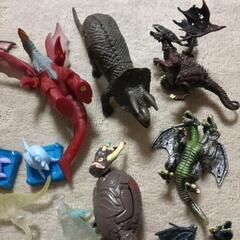 怪獣、恐竜、動物など35点の画像
