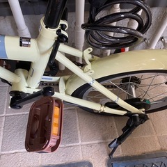 ほぼ新品　折りたたみ自転車　ギア無しの画像
