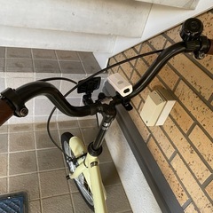 ほぼ新品　折りたたみ自転車　ギア無しの画像
