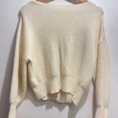 カーディガン　白の画像