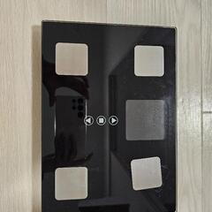体重計、米びつ、シューズラックの画像