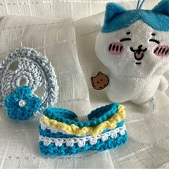 ぽてたま ちいかわ ぬいぐるみ ハンドメイド かぎ針編み ブルーとイエローのヘアバンド リボンワンピース キャラクターグッズの画像