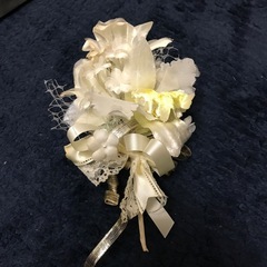 ウェディングドレス、ブーケの画像