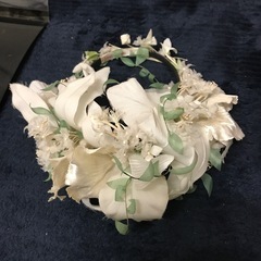 ウェディングドレス、ブーケの画像