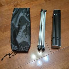 ポップアップテント　折りたたみテーブルの画像