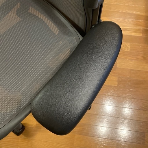 【超美品】アーロンチェア　リマスタード　グラファイト