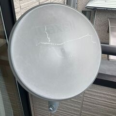 BSアンテナ用ベランダ取付金具（おまけ：ケーブル（5mくらい？）／ＢＳアンテナ／すき間用接続ケーブル）の画像