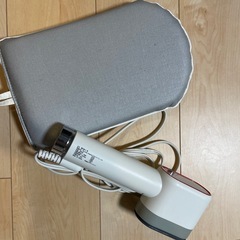 携帯式スチームアイロンとミトン