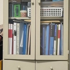 食器棚、本棚としても！