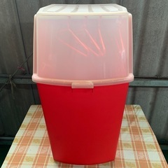 衣装ケース　レッド　の画像