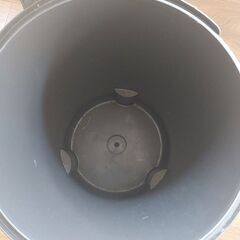 【譲ります・今週末までに取りに来てくださる方】brabanthia ゴミ箱ペダル式20リットルの画像