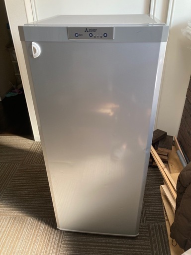 三菱ノンフロン冷凍庫　MF-U12Y-S1形