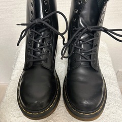 Dr.Martens 8ホール　レースアップブーツ　US7 BLK レザーの画像