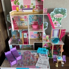 Kidkraft pool party mansion Doll houseの画像