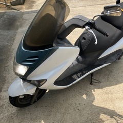 マジェスティ125　エンジンかかりますの画像