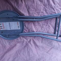 折り畳みイスの画像