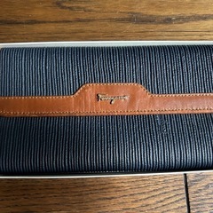 フェラガモ　　　財布
