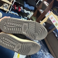 トラヴィススコットスニーカー 28cmの画像