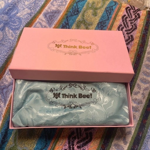 新品未使用　Think Bee!の長財布