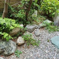 庭石やブロック、灯籠の画像