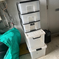 3段ケースと衣装ケース