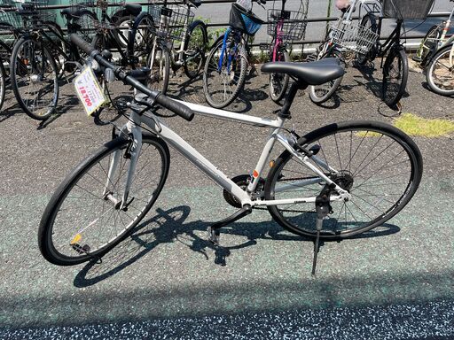 リサイクルショップどりーむ天保山店　No1301　自転車　クロスバイク　3×8段ギア付き　美品　ベル付き　PAECISION