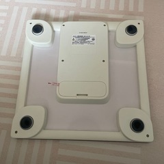 オムロンの体重計　HBF-214の画像