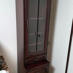 カリモク　キャビネット　ダークブラウン　ガラス棚