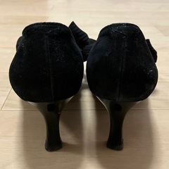 【最終値下げ】銀座かねまつ　ミススレンダー　黒リボンパンプスの画像
