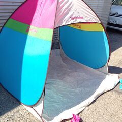 ☆75☆ＡＬＰＩＮＥ　ＤＥＳＩＧＮ　ＰＯＰＵＰ　ＳＵＮＳＨＡＤＥ　カラフル　ポップアップテント　簡単　キャンプ　一人キャンプ　海の画像