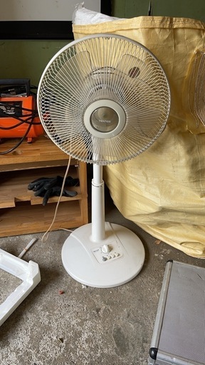 扇風機1つ1000円
