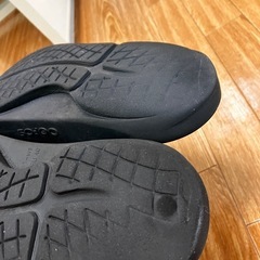 ウーフォス リカバリーサンダルの画像