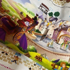 ディズニーソフィア　めくりしかけ絵本の画像