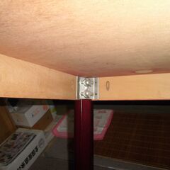 白いダイニングテーブルの画像