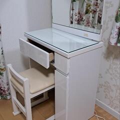 【商談中】ドレッサー　いすセットの画像