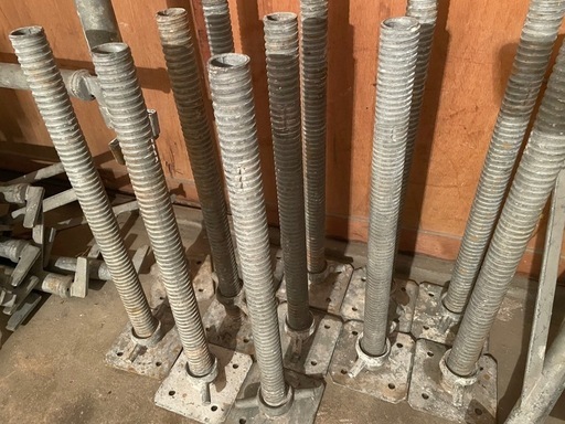 カチコミ足場　ジャッキベース　中古　11本