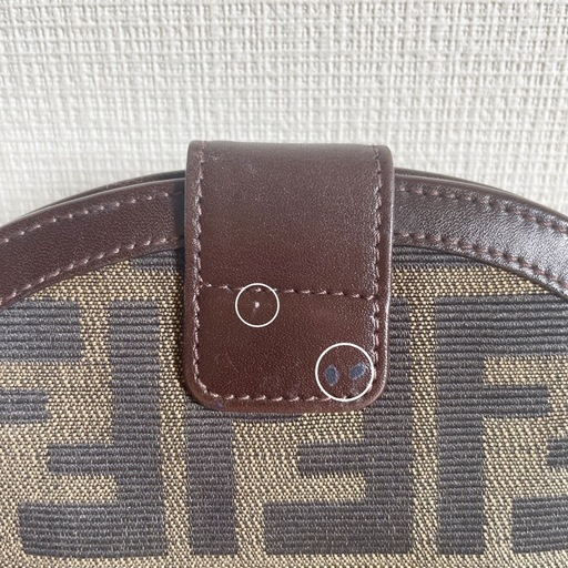 ☆お値引可能☆【極美品】FENDI 二つ折り財布 ズッカ柄 半