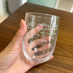 【取引中】ガラスコップ/非売品/雲のようなパン柄の画像