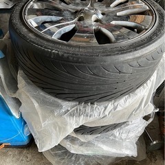 ギャルソンホイル付きタイヤ 19インチの画像