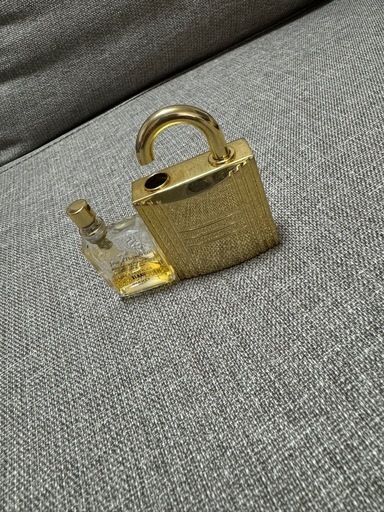 HERMES カデナ　ジュエルロック　香水